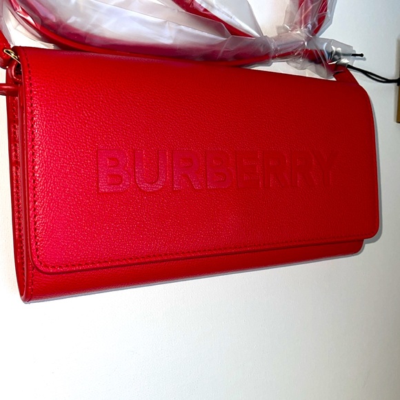 NWT BURBERRY HENLEY RED LOGO EMBOSSED LEATHER FLAP CROSSBODY STRAP CLUTCH BAG - Picture 4 of 13